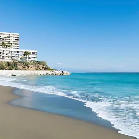 Cozy Apartment With Large Terrace Torremolinos Kültér fotó