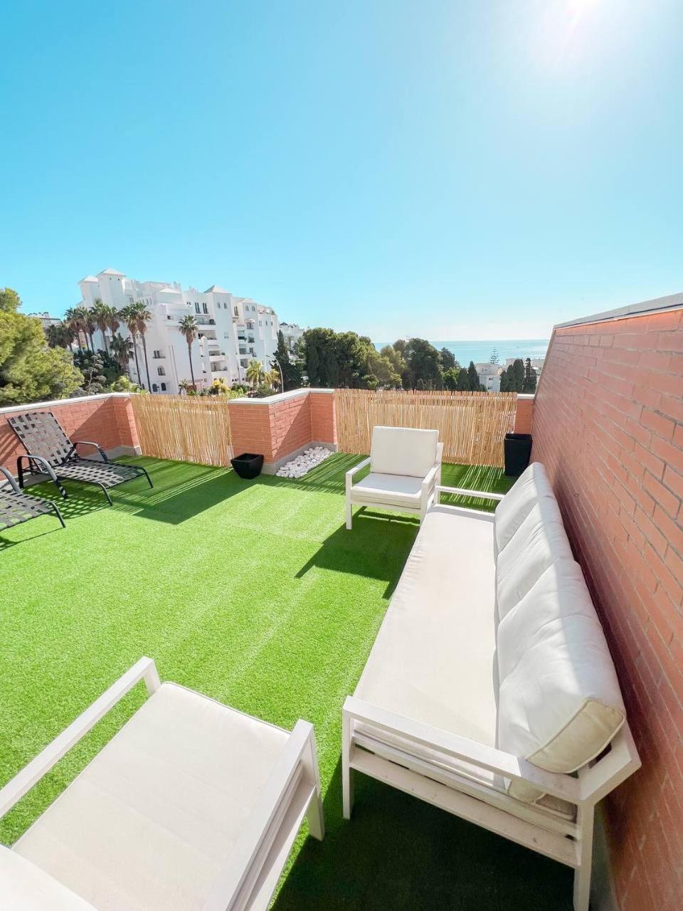 Cozy Apartment With Large Terrace Torremolinos Kültér fotó