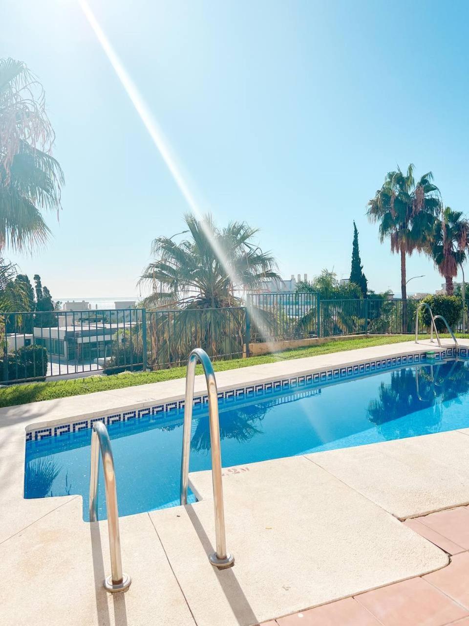 Cozy Apartment With Large Terrace Torremolinos Kültér fotó