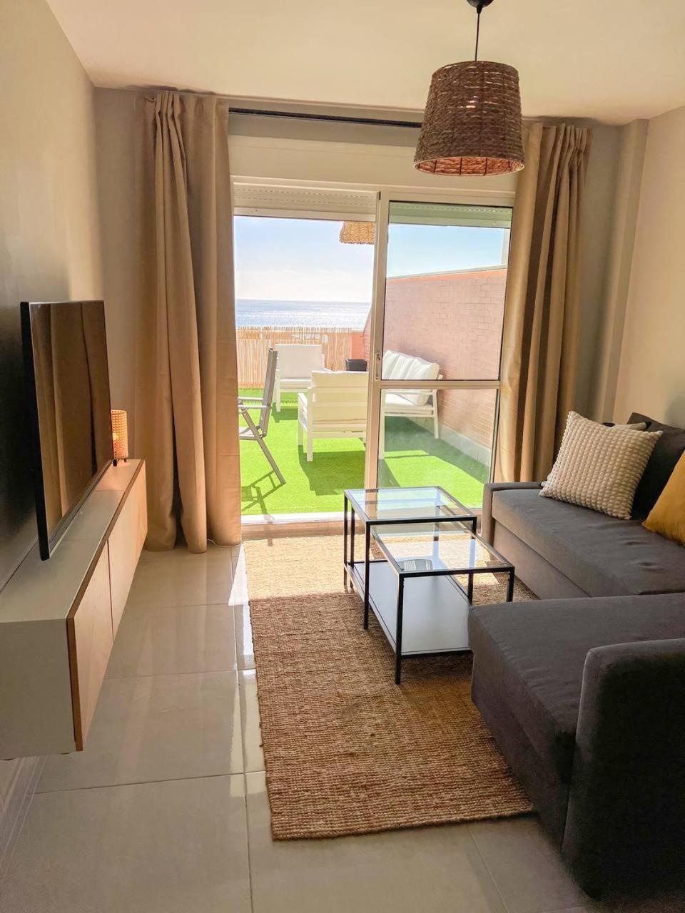Cozy Apartment With Large Terrace Torremolinos Kültér fotó